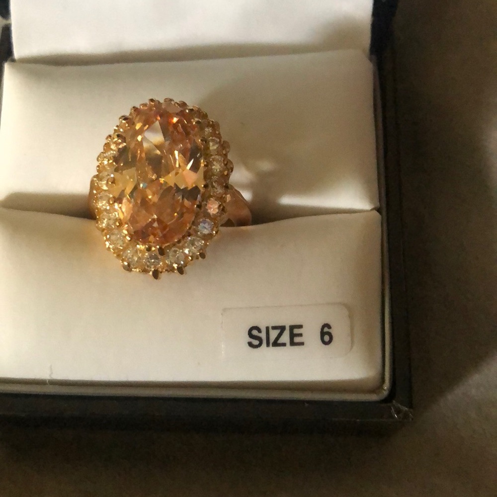 Faux Citrine Goldtone Ring.  Size 6